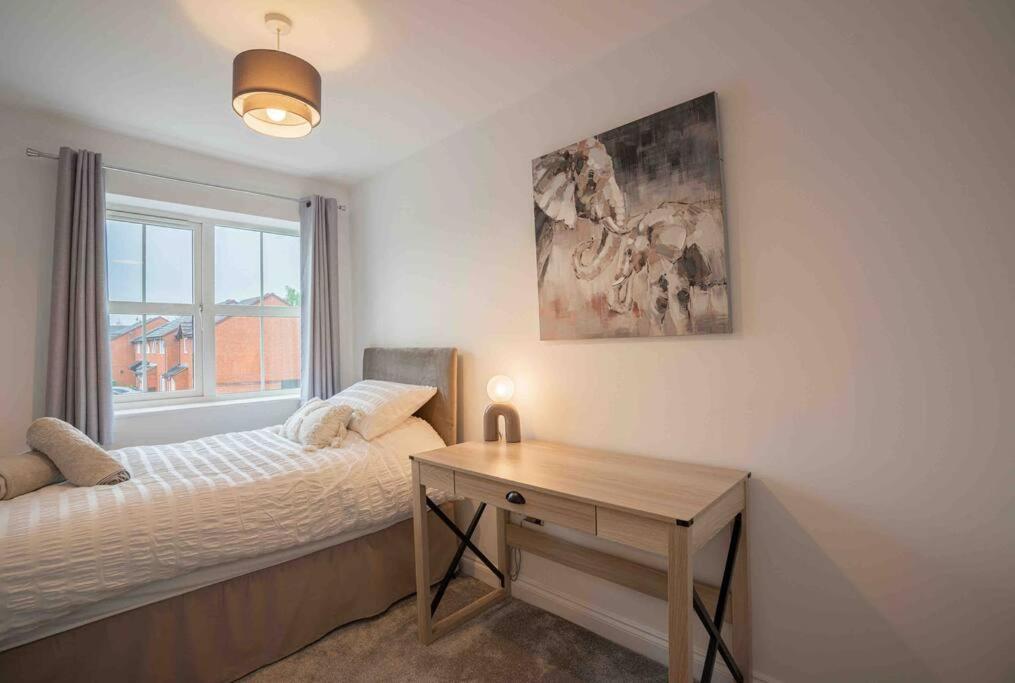 Stunning Abode 5 Min From Nec & Bhx, Pets Allowed Marston Green Exterior photo